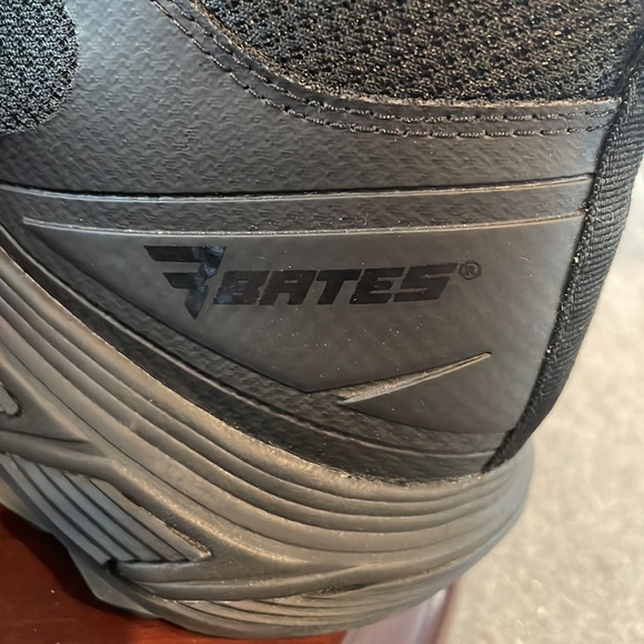 Bates/Wolverine work shoes - Picture 5 of 7